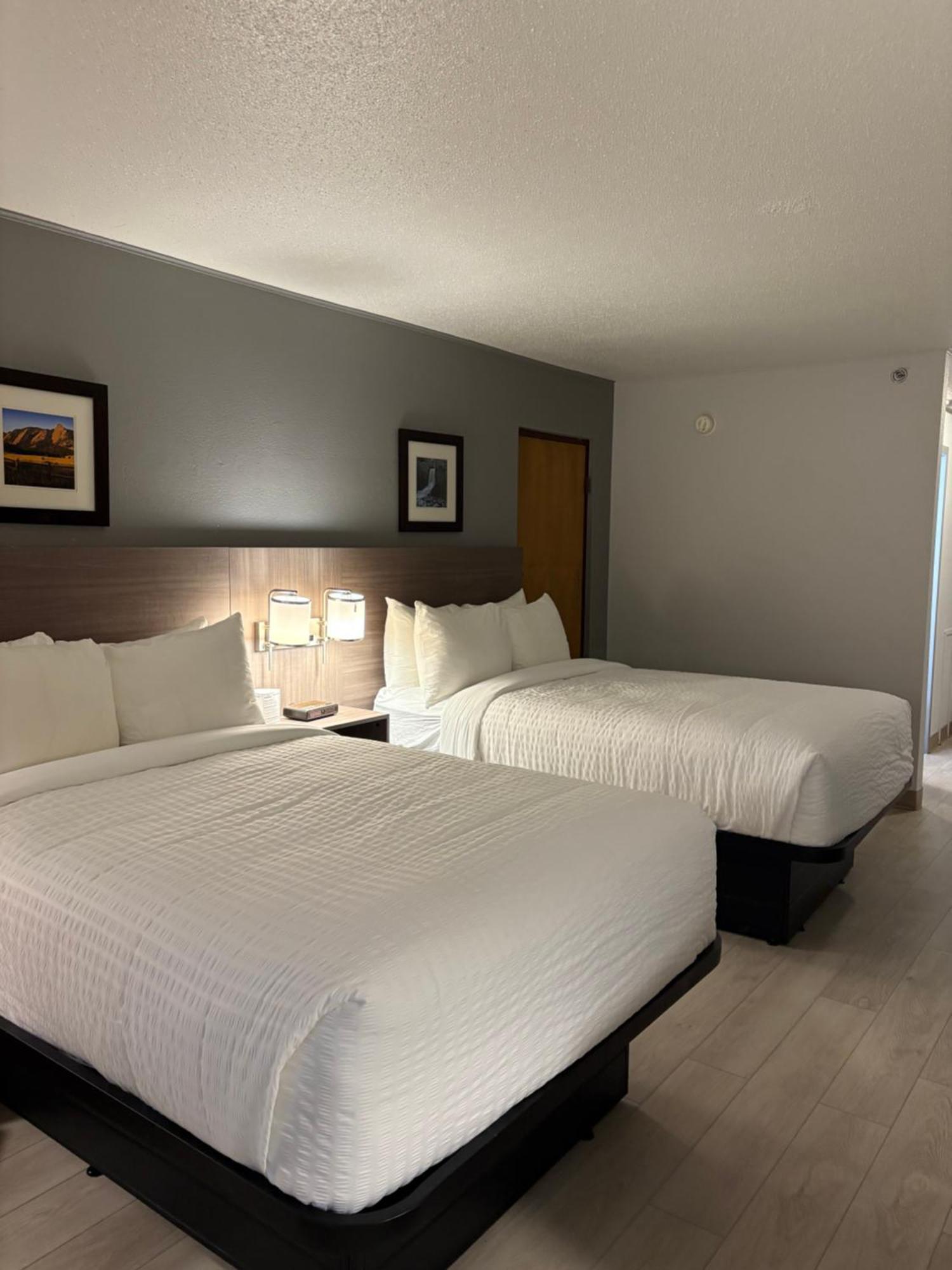 Clarion Inn & Suites And Convention Center Kearney Exterior foto